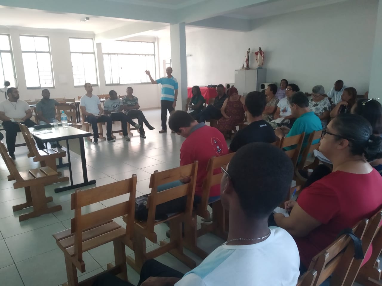 PAROQUIANOS PARTICIPAM DE FORMAÇÃO PARA BEM CELEBRAR O MÊS MISSIONÁRIO EM OUTUBRO PRÓXIMO