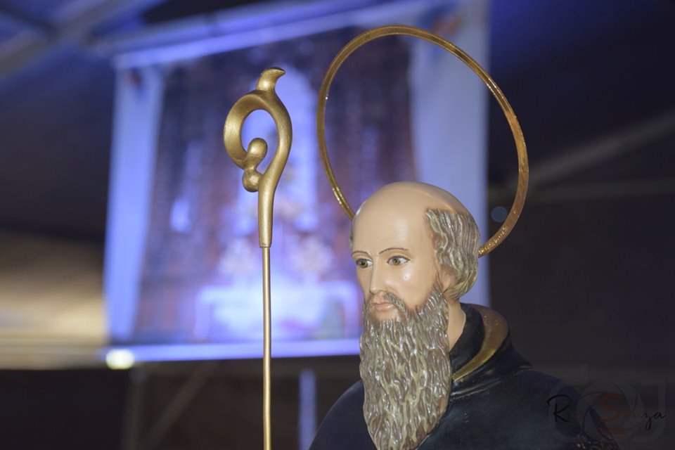 COMUNIDADE SÃO BENTO RETORNA ÀS RUÍNAS DO DISTRITO DE BENTO RODRIGUES PARA CELEBRAR SEU PADROEIRO