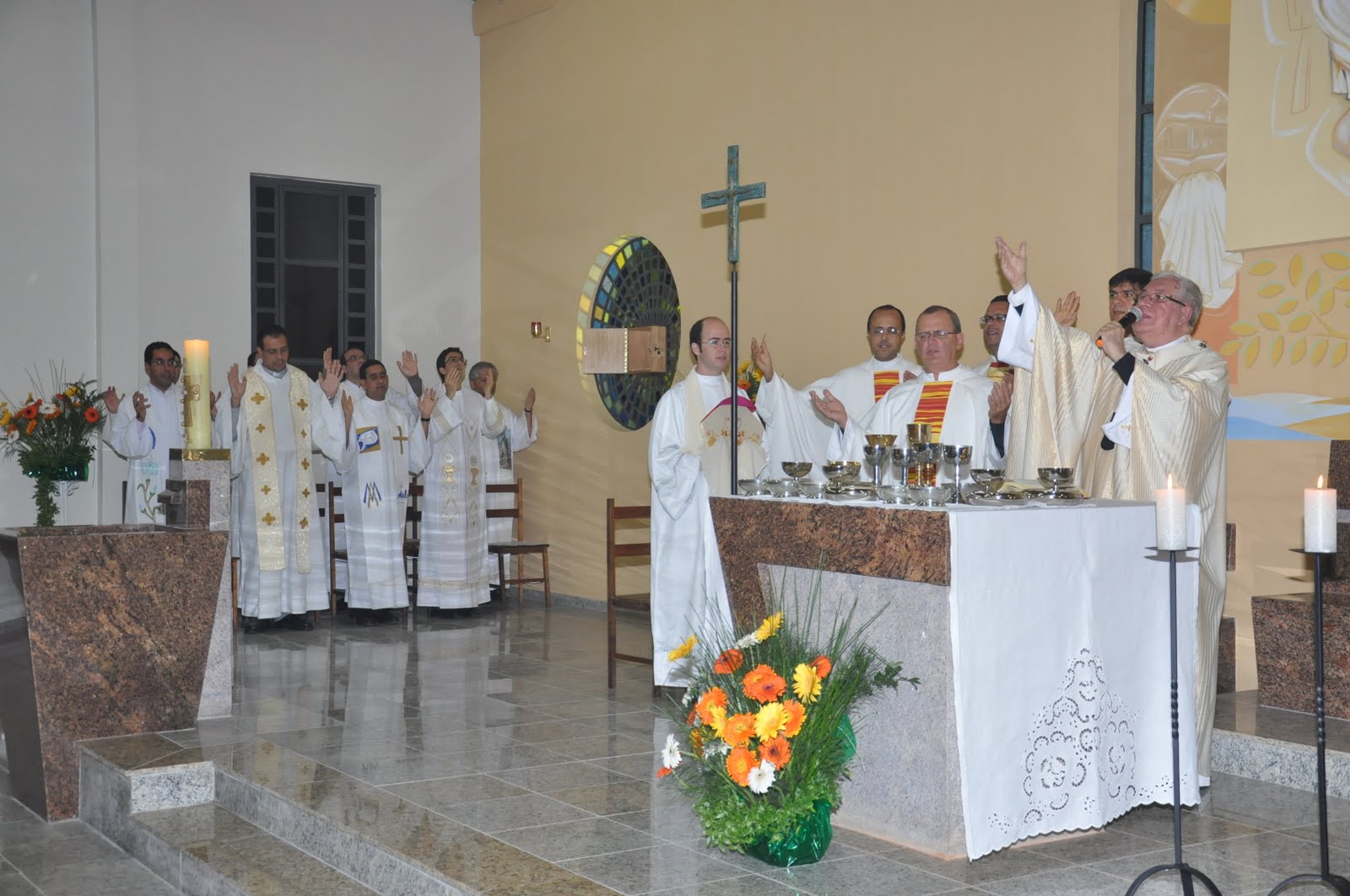 PARÓQUIA CELEBRA O ANIVERSÁRIO DE DEDICAÇÃO DA MATRIZ