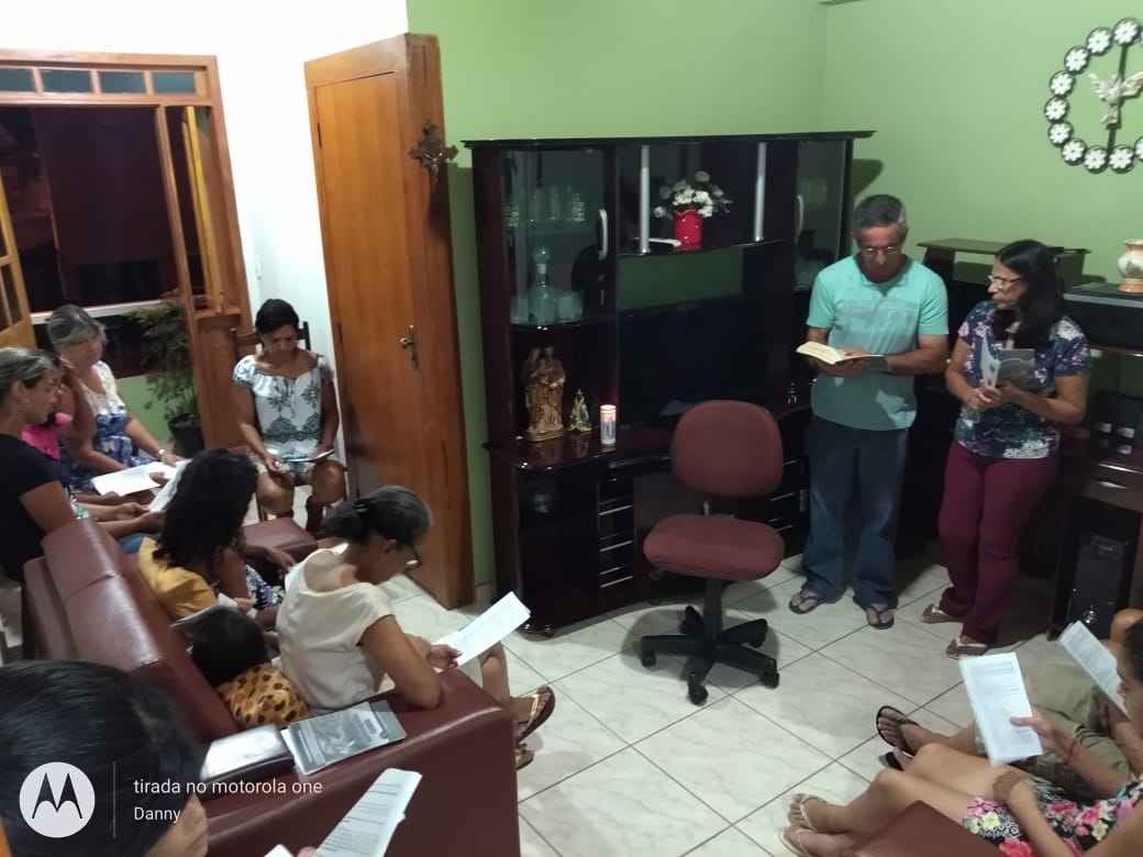 COMUNIDADE SÃO FRANCISCO DE ASSIS PROMOVE REFLEXÃO ENTRE VIZINHOS