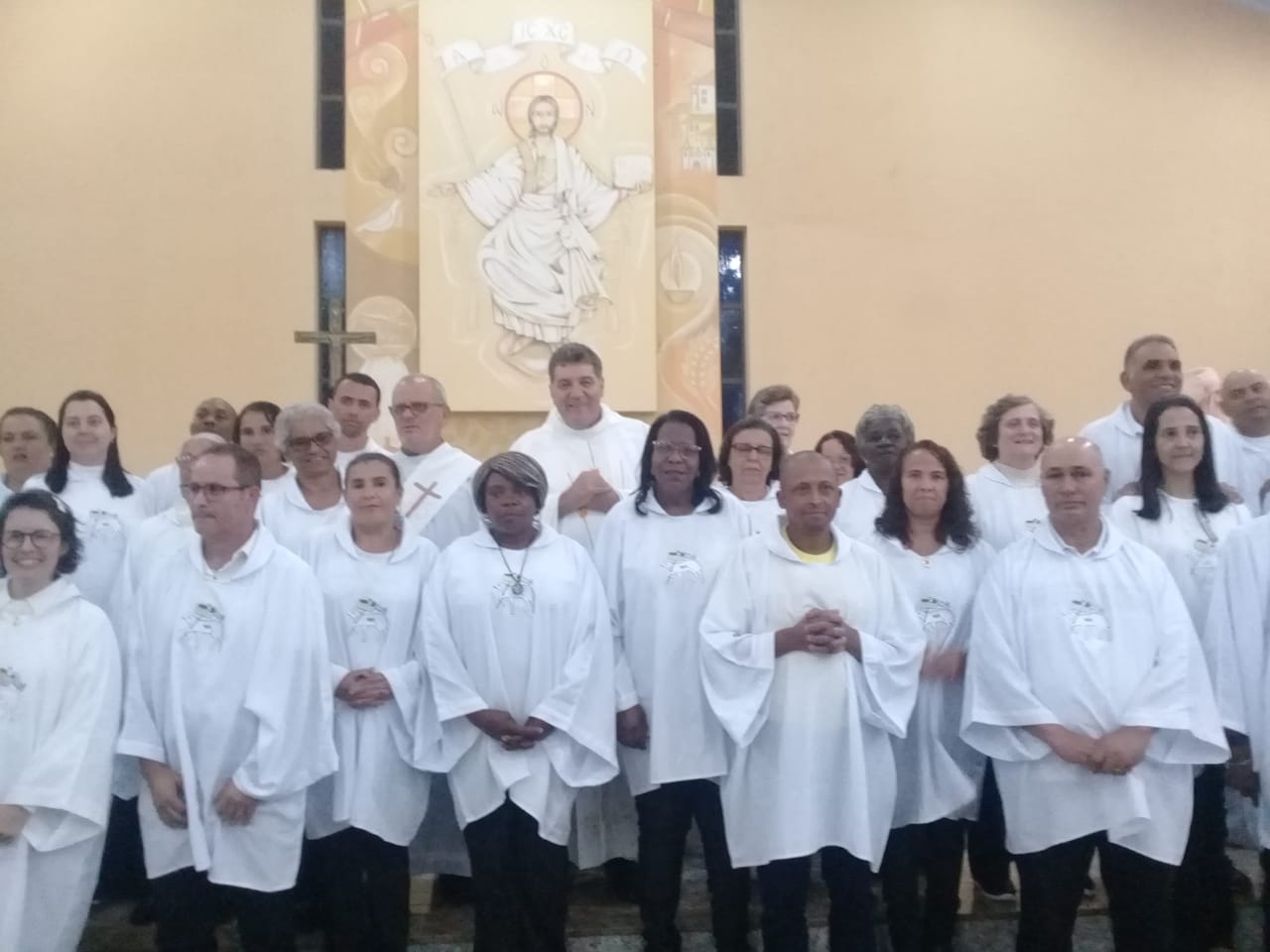 Paróquia se alegra com a investidura de novos Ministros Extraordinários da Comunhão Eucarística