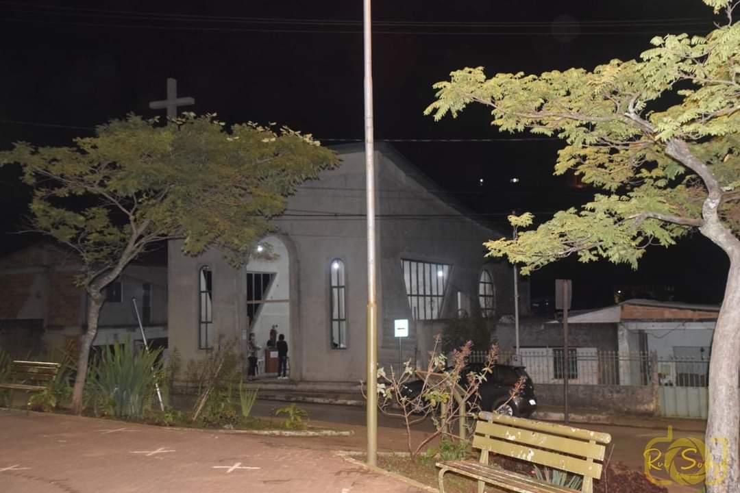 FIÉIS, DEVOTOS DE SÃO JUDAS TADEU, CELEBRAM PELA PRIMEIRA VEZ NA IGREJA DA COMUNIDADE