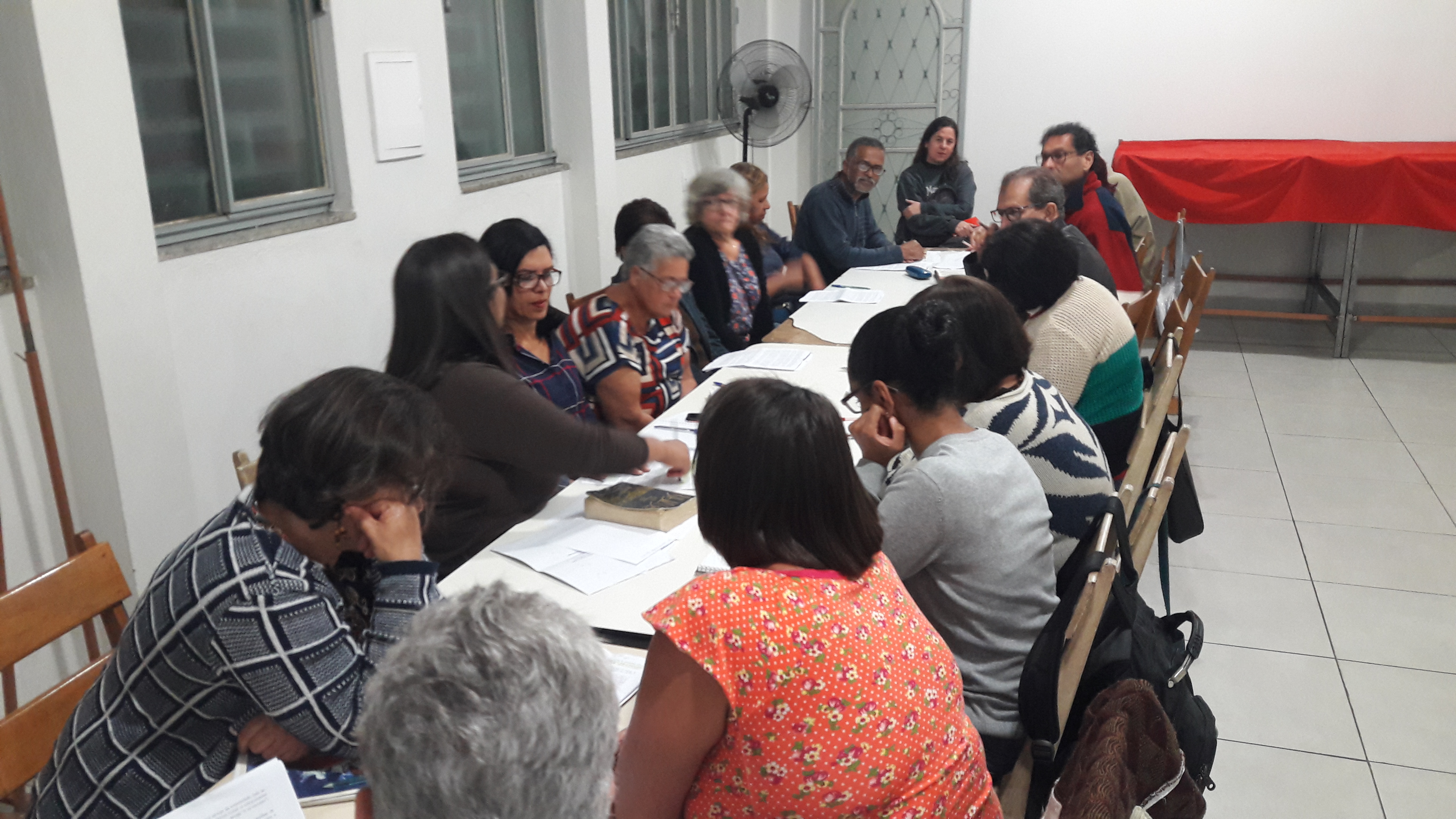 LEIGOS E LEIGAS ATUANTES NA CONSTRUÇÃO DA IGREJA