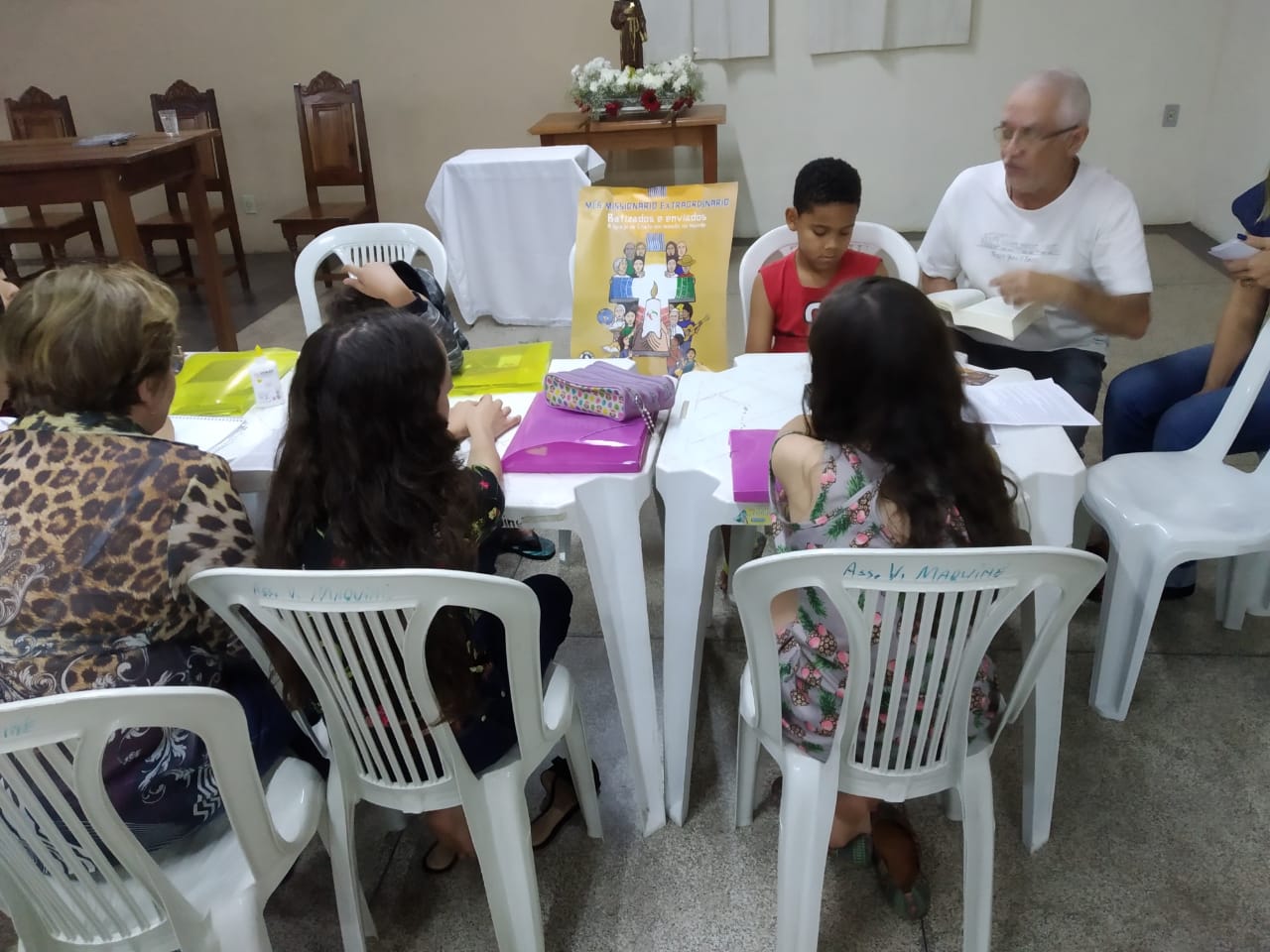 COMUNIDADE SÃO FRANCISCO DE ASSIS SE REÚNE PARA REZAR A NOVENA MISSIONÁRIA