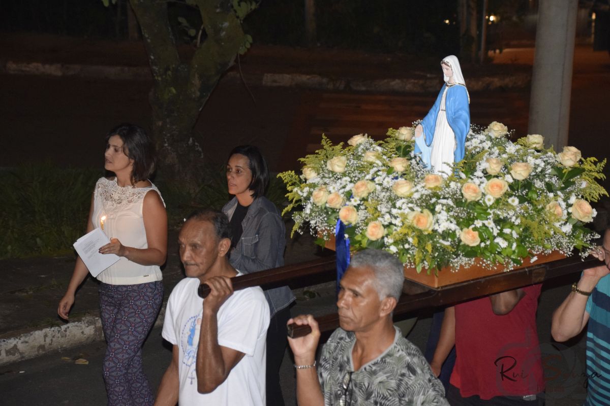 COMUNIDADE NOSSA SENHORA DAS GRAÇAS CELEBRA NOVENA E FESTA DE SUA PADROEIRA