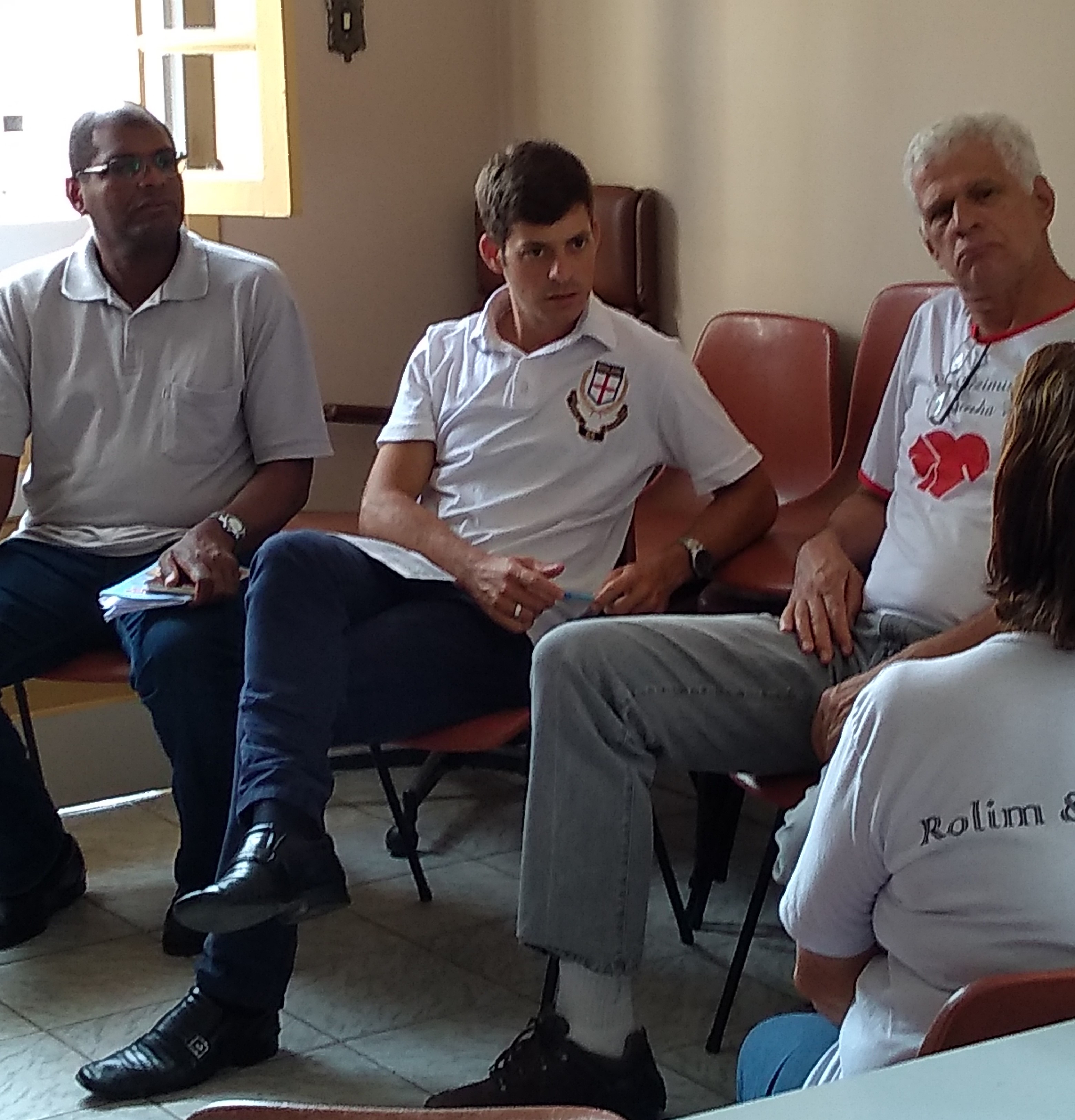 COMUNIDADE SANTA CRUZ ACOLHE SEMINARISTAS EM ESTÁGIO PASTORAL