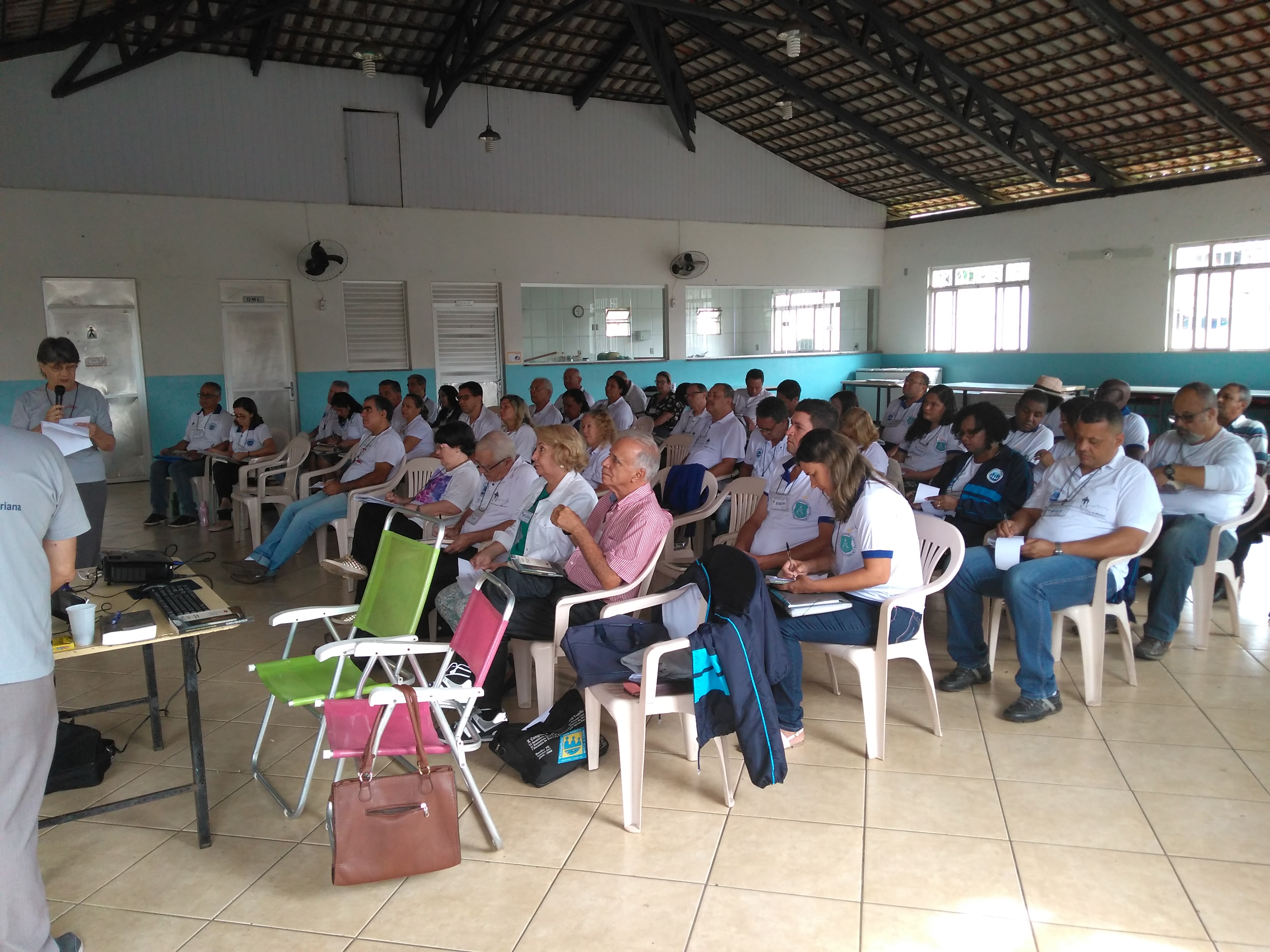 PARÓQUIAS SE REÚNEM PARA “APRESENTAÇÃO E ESTUDO” DO LIVRO “ACOLHENDO NOIVOS”