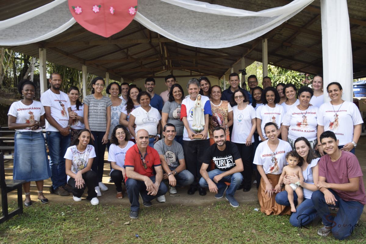 MISSIONÁRIOS DA AUGUSTA RAINHA REALIZAM RETIRO NA COMUNIDADE NOSSA SENHORA APARECIDA