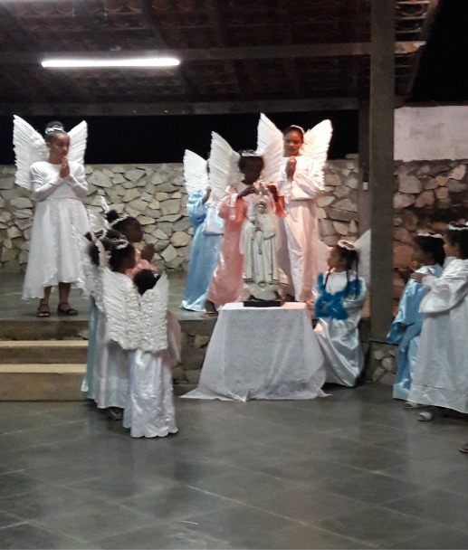 COMUNIDADE SÃO SEBASTIÃO CELEBROU O MÊS DE MAIO COM LOUVOR E ORAÇÕES A MARIA