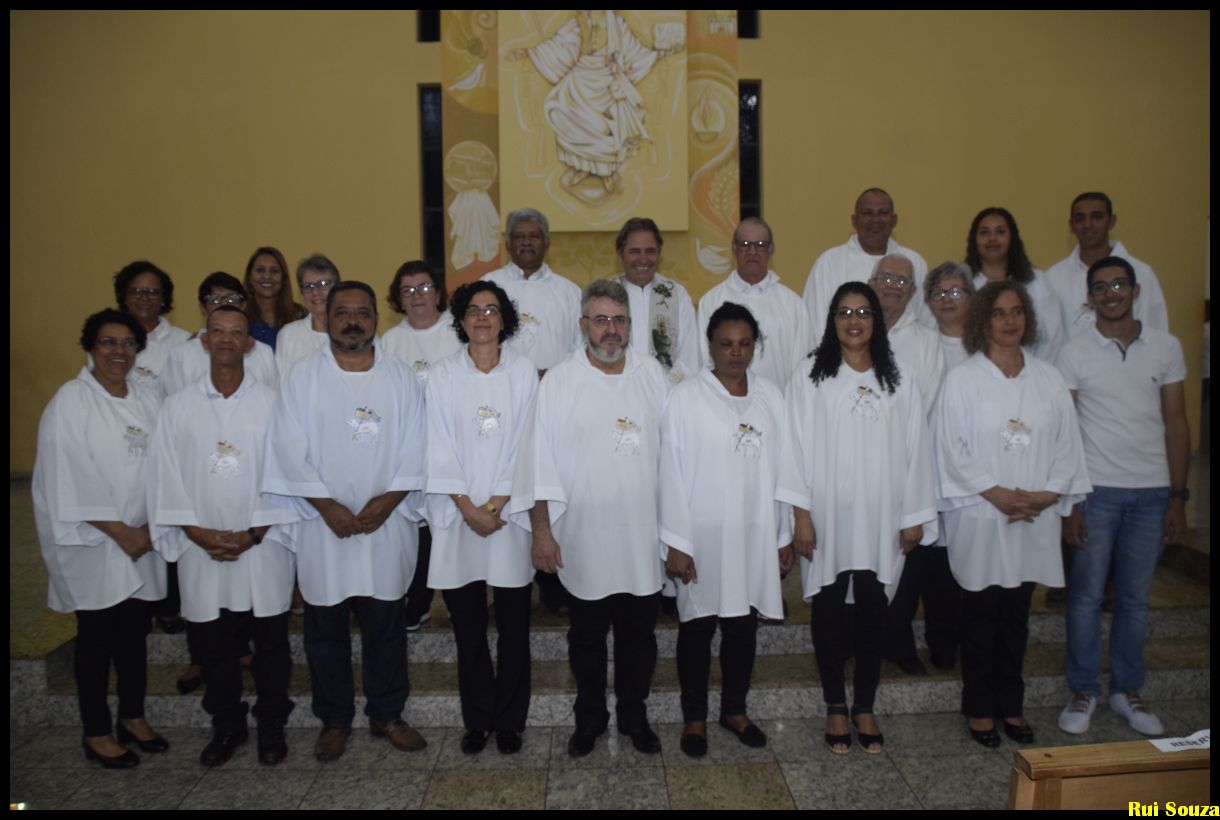 INSTITUIÇÃO E ENVIO DOS MINISTROS DA SAGRADA COMUNHÃO EUCARÍSTICA